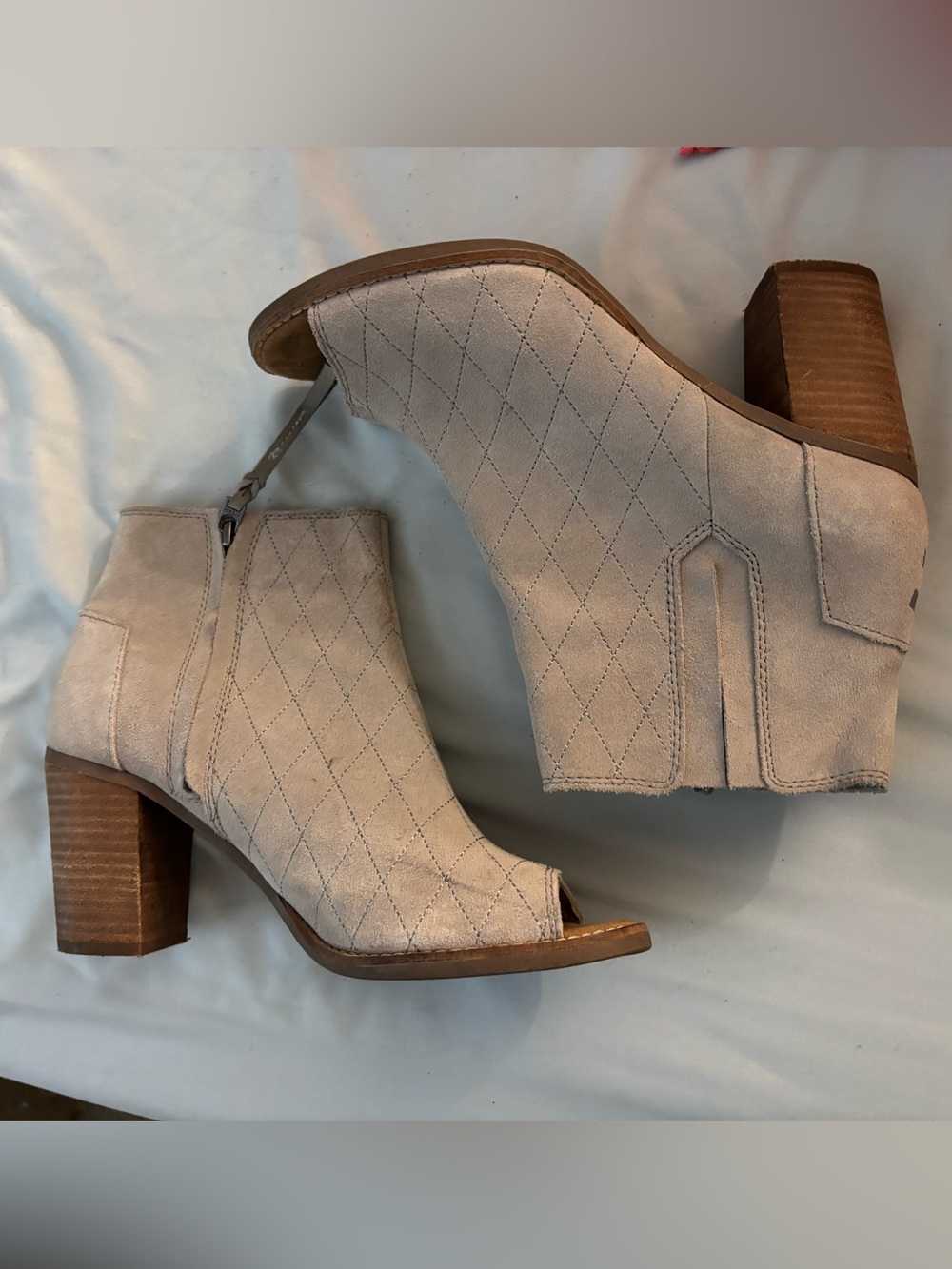 TOMS Majorca Quilted Suede Beige Leather Peep Open Toe Booties Heels Size 8.5